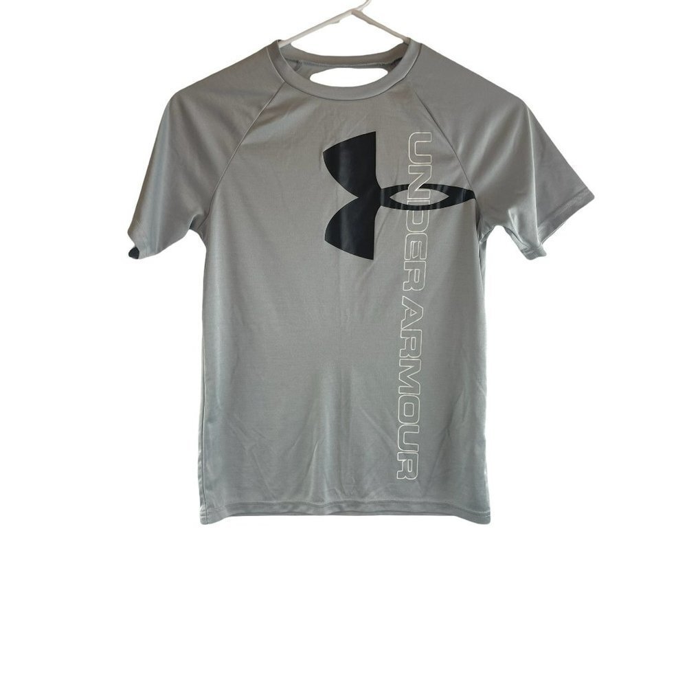 𝅺under Armour boys YL set of two